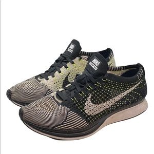 Nike Flyknit Racer Running Shoes Lightweight Black & White Size 8 526628-011